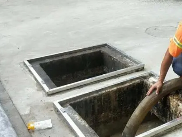 大余化粪池清理